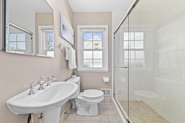 W63N391 Hillcrest AVENUE, Cedarburg, WI 53012