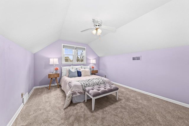 W63N391 Hillcrest AVENUE, Cedarburg, WI 53012