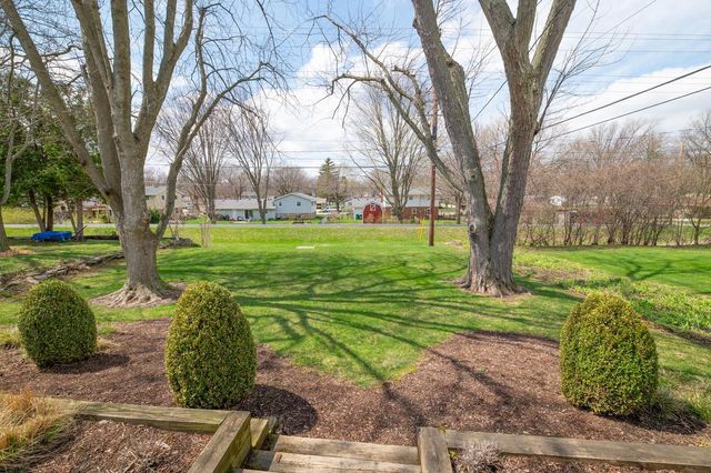 W63N391 Hillcrest AVENUE, Cedarburg, WI 53012