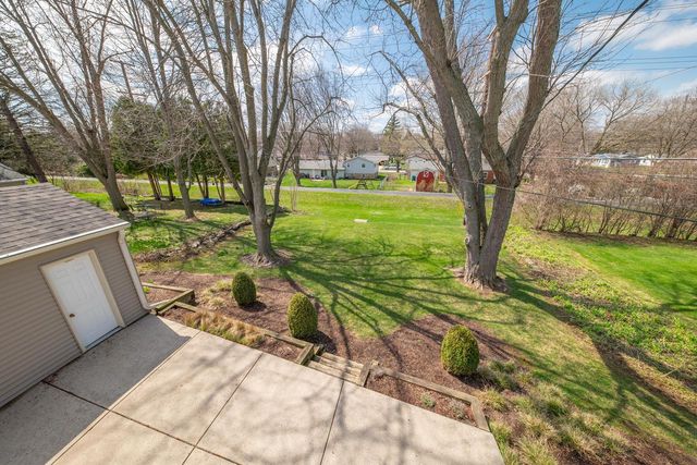 W63N391 Hillcrest AVENUE, Cedarburg, WI 53012