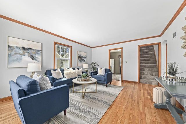 W63N391 Hillcrest AVENUE, Cedarburg, WI 53012