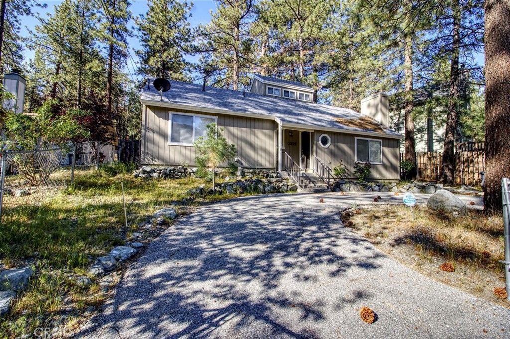 Image 1 of property listing at 1219 Irene, Wrightwood, CA 92397