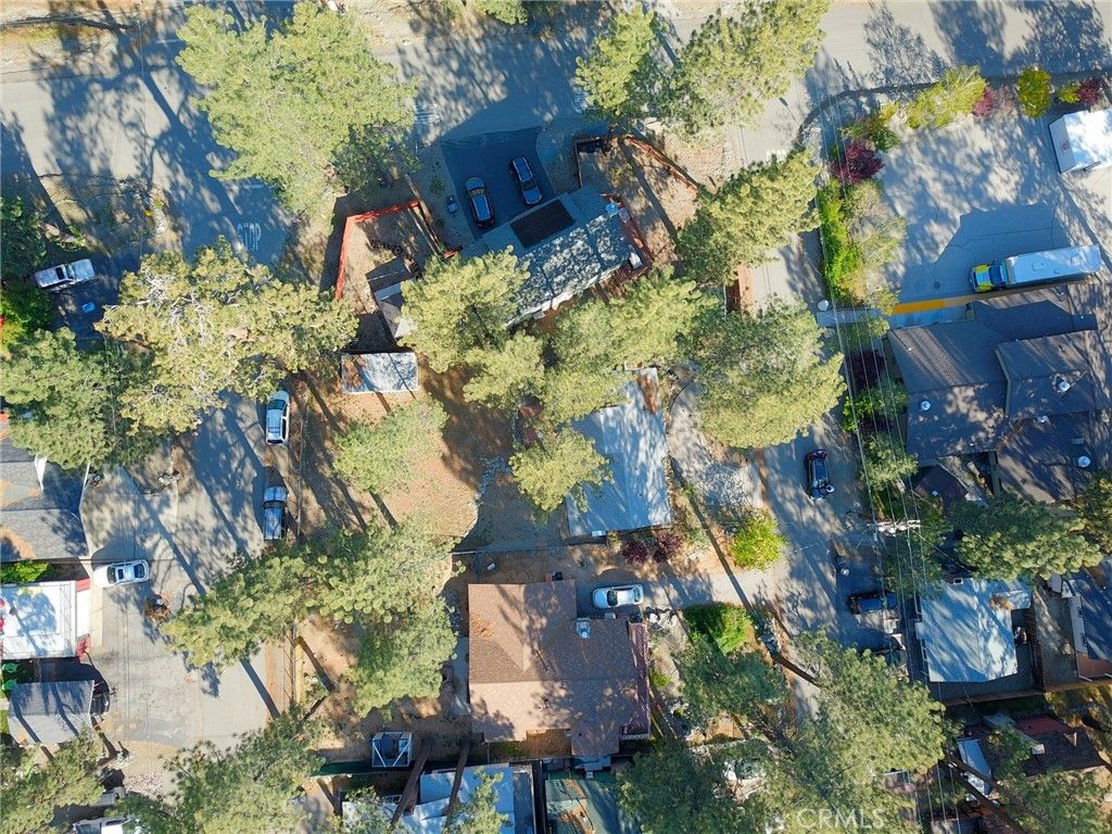 Image 2 of property listing at 1219 Irene, Wrightwood, CA 92397