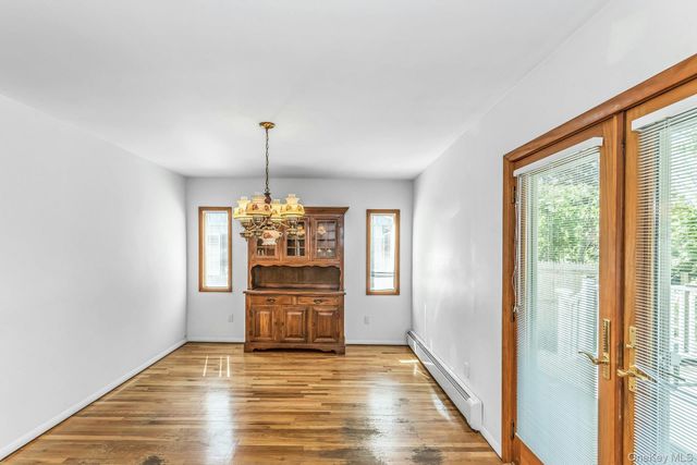 22 Leuce Place, Glen Cove, NY 11542