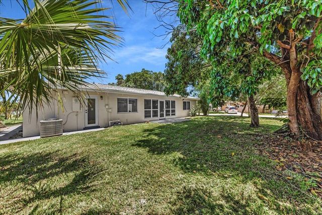 902 GARNETT Street, Lantana, FL 33462