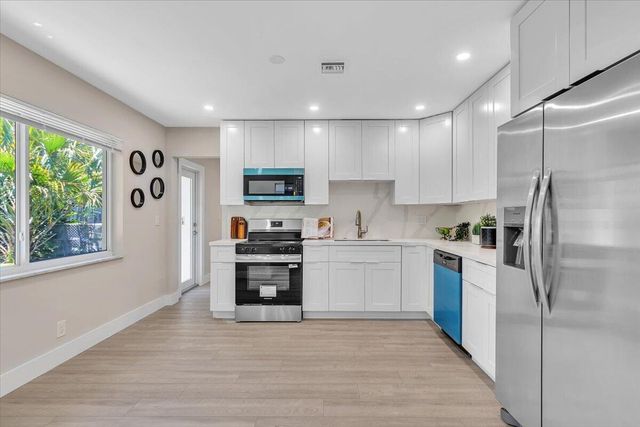 902 GARNETT Street, Lantana, FL 33462