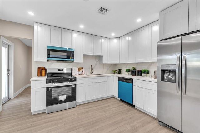 902 GARNETT Street, Lantana, FL 33462