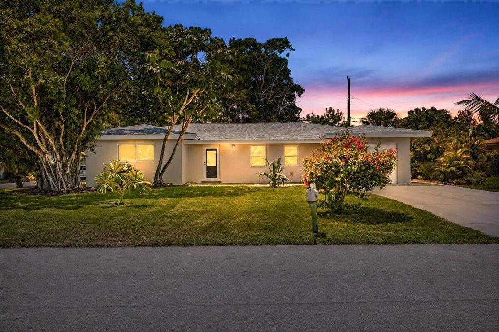 902 GARNETT Street, Lantana, FL 33462