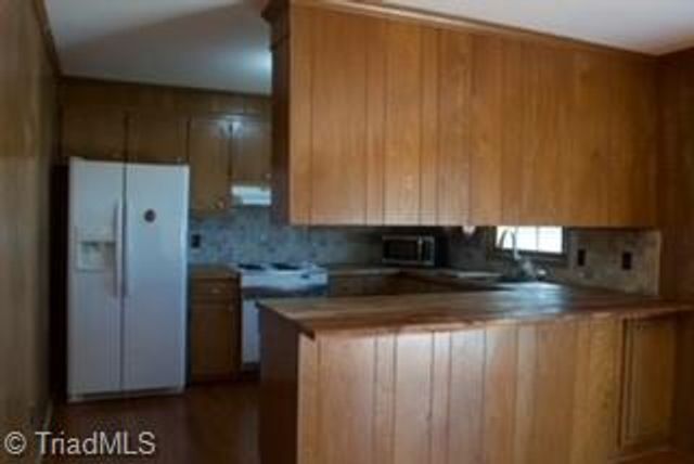 312 Foxcroft Drive, Lexington, NC 27292