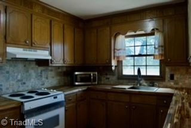 312 Foxcroft Drive, Lexington, NC 27292