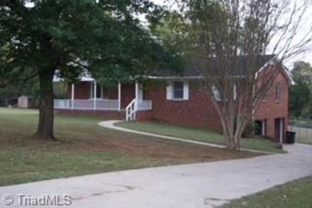 312 Foxcroft Drive, Lexington, NC 27292