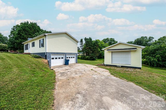 1697 Denver Court, Lenoir, NC 28645