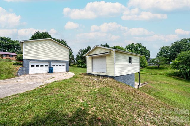 1697 Denver Court, Lenoir, NC 28645