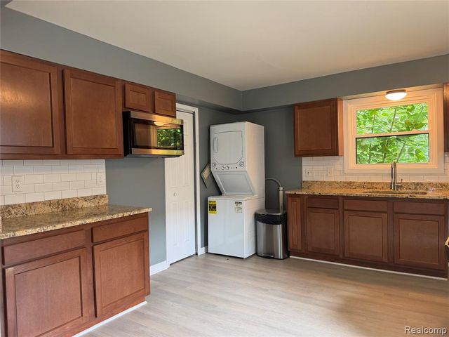 7903 Dudley Street, Taylor, MI 48180