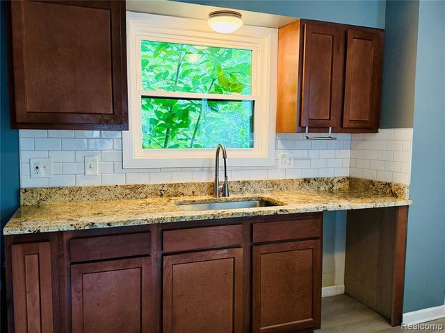 7903 Dudley Street, Taylor, MI 48180