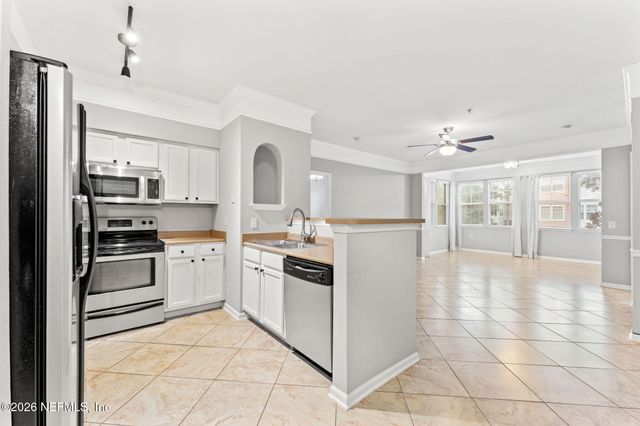 8550 TOUCHTON Road 127, Jacksonville, FL 32216