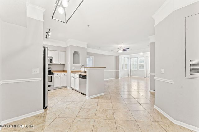 8550 TOUCHTON Road 127, Jacksonville, FL 32216