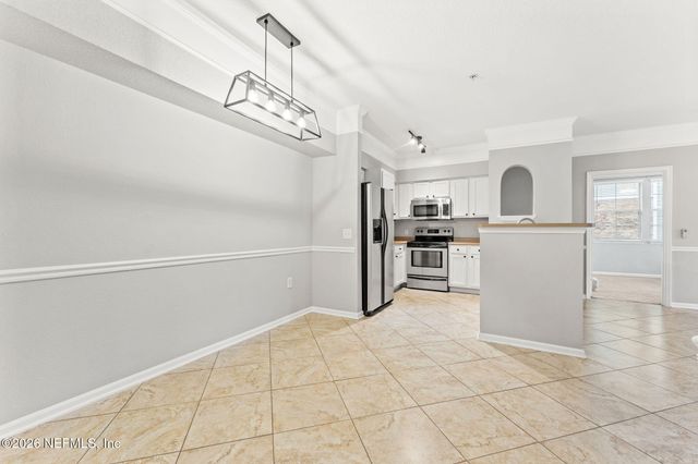 8550 TOUCHTON Road 127, Jacksonville, FL 32216