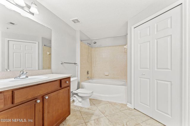 8550 TOUCHTON Road 127, Jacksonville, FL 32216