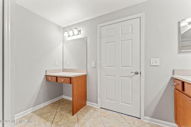 8550 TOUCHTON Road 127, Jacksonville, FL 32216