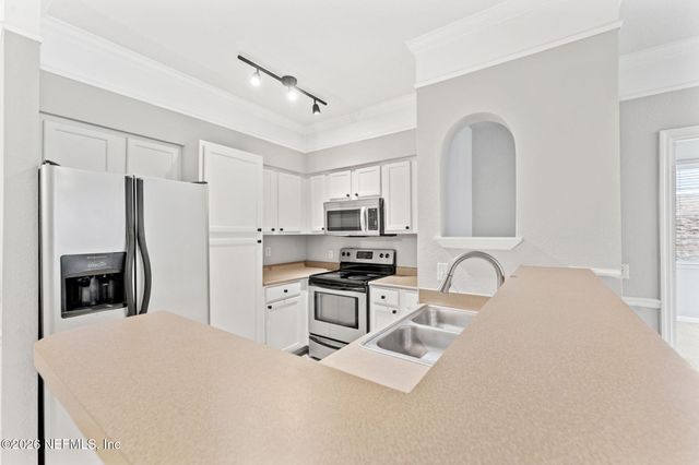 8550 TOUCHTON Road 127, Jacksonville, FL 32216