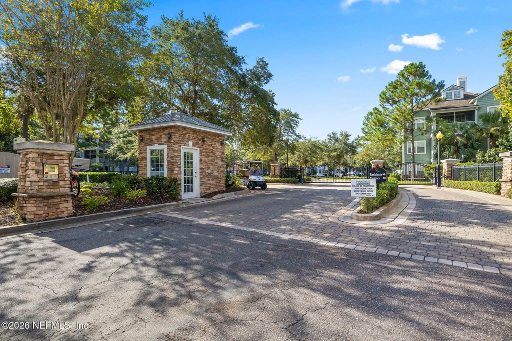 8550 TOUCHTON Road 127, Jacksonville, FL 32216