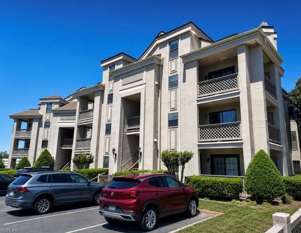 421 Harbour Pt Apt 204, Virginia Beach, VA 23451
