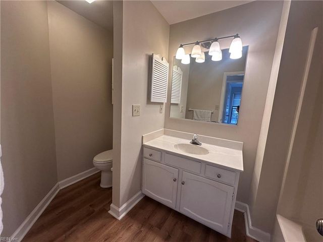 421 Harbour Pt Apt 204, Virginia Beach, VA 23451