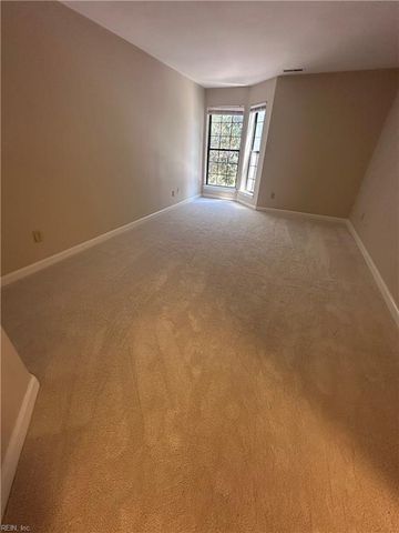 421 Harbour Pt Apt 204, Virginia Beach, VA 23451