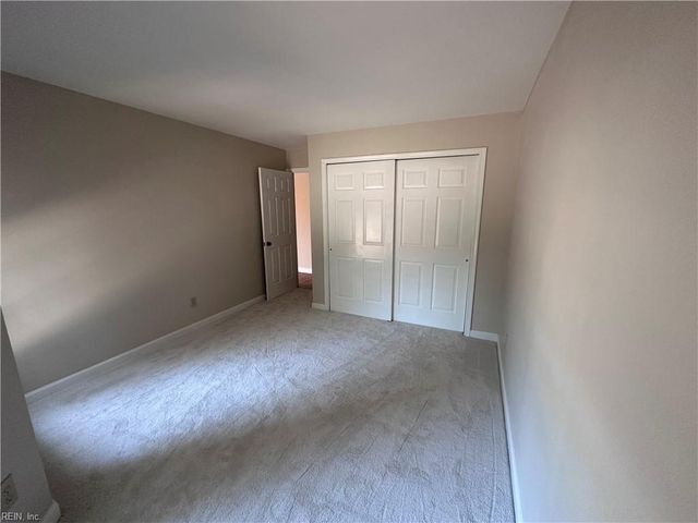 421 Harbour Pt Apt 204, Virginia Beach, VA 23451