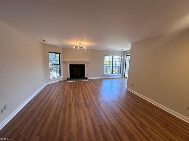 421 Harbour Pt Apt 204, Virginia Beach, VA 23451
