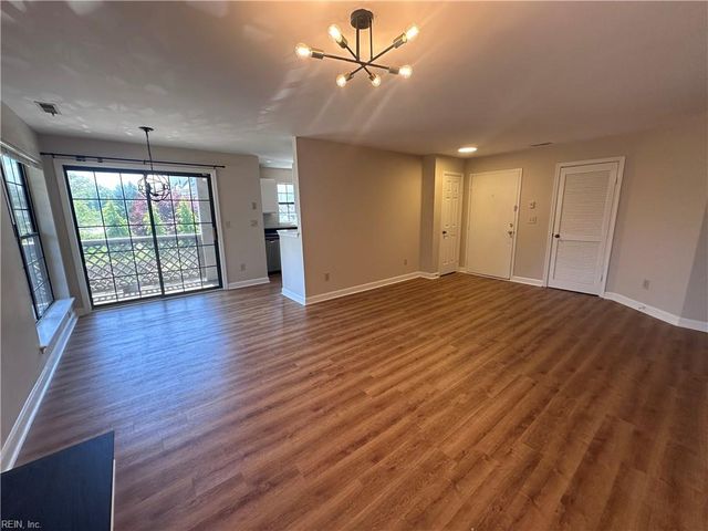 421 Harbour Pt Apt 204, Virginia Beach, VA 23451