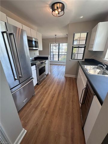 421 Harbour Pt Apt 204, Virginia Beach, VA 23451