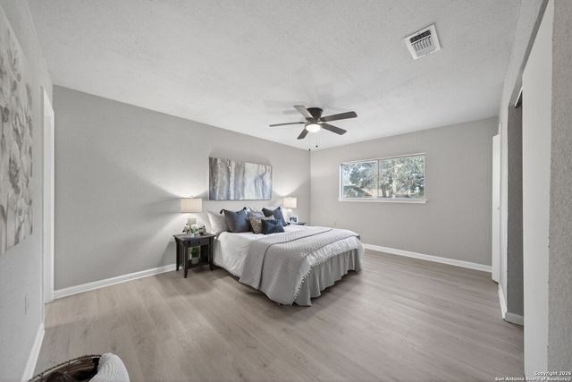 7622 Gnarled Oak Tr, Live Oak, TX 78233