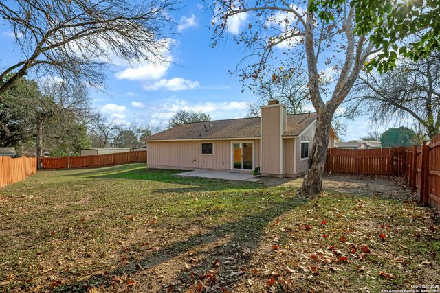 7622 Gnarled Oak Tr, Live Oak, TX 78233