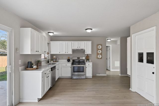 7622 Gnarled Oak Tr, Live Oak, TX 78233