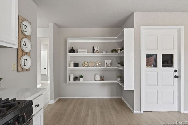 7622 Gnarled Oak Tr, Live Oak, TX 78233