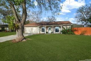 7622 Gnarled Oak Tr, Live Oak, TX 78233