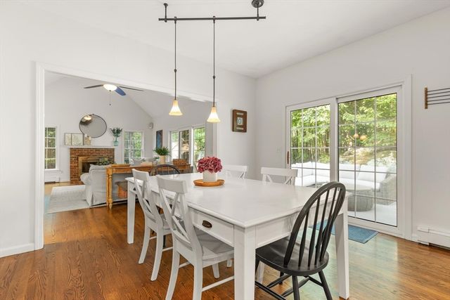 2 Brookside St, Upton, MA 01568