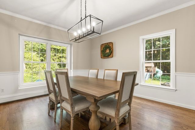 2 Brookside St, Upton, MA 01568