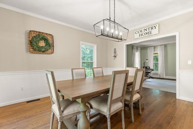 2 Brookside St, Upton, MA 01568