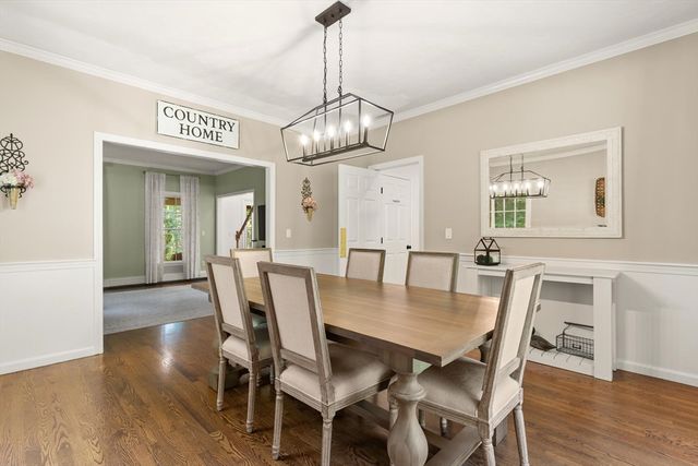 2 Brookside St, Upton, MA 01568