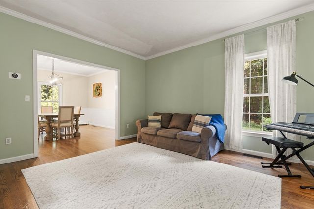 2 Brookside St, Upton, MA 01568