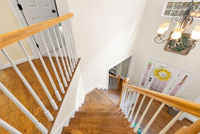 2 Brookside St, Upton, MA 01568