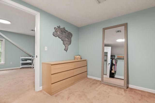 2 Brookside St, Upton, MA 01568