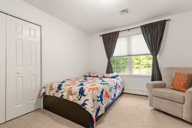 2 Brookside St, Upton, MA 01568