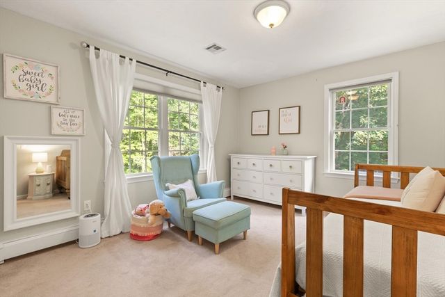 2 Brookside St, Upton, MA 01568