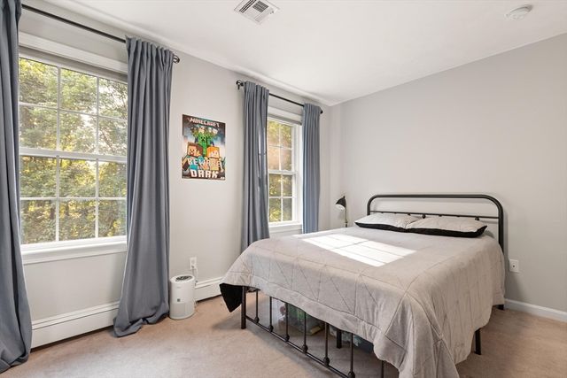 2 Brookside St, Upton, MA 01568