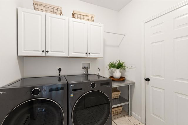 2 Brookside St, Upton, MA 01568