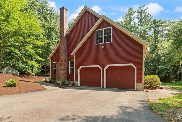 2 Brookside St, Upton, MA 01568